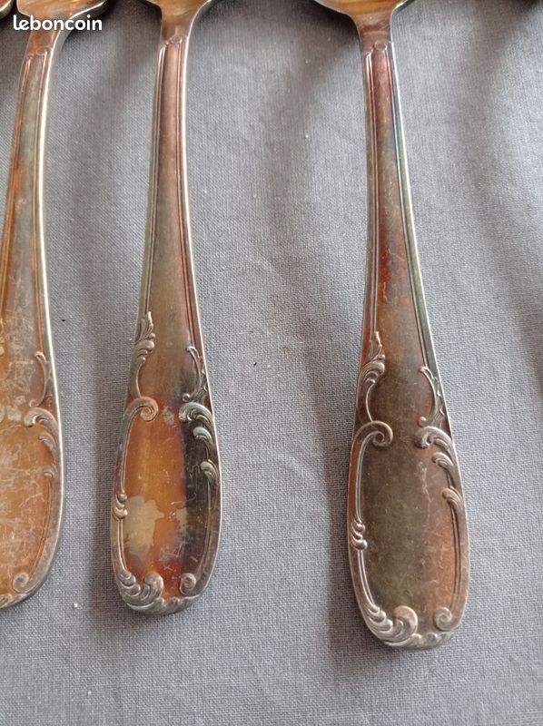 Lot de12 couverts en métal argenté avec jolies décorations (5 fourchettes et 5 cuillères et 2 petites cuillères) (image 7)