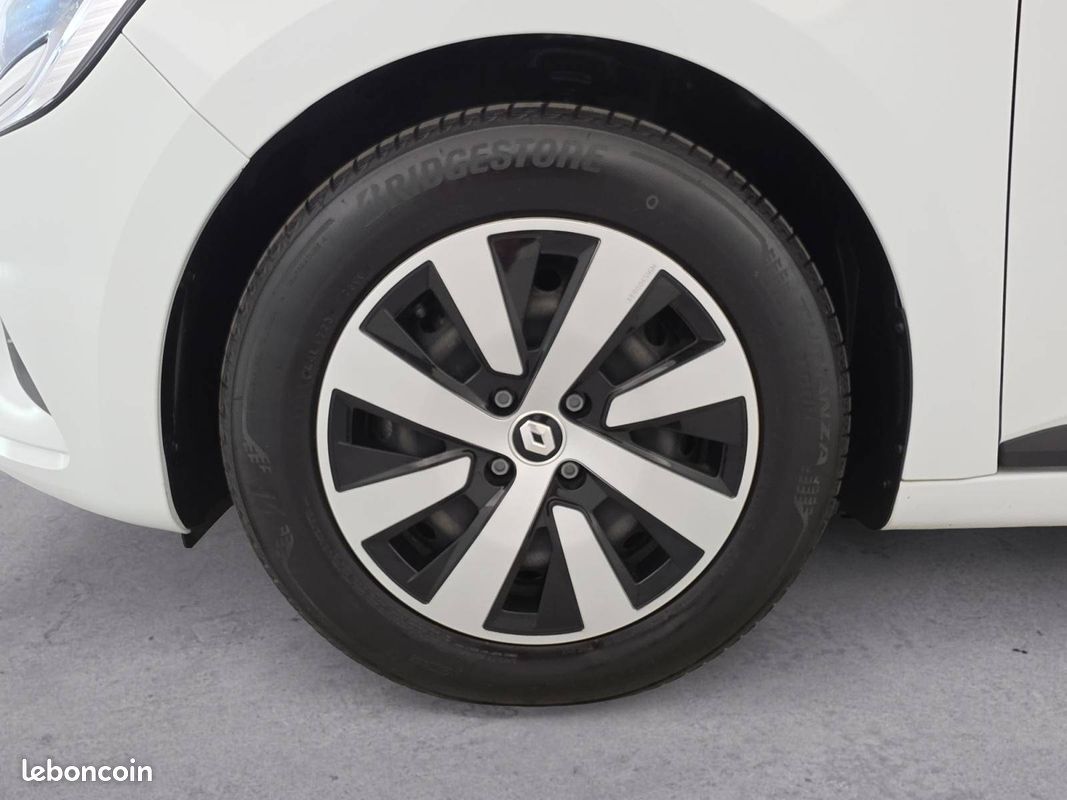 RENAULT Clio E-Tech full hybrid 145 Equilibre (image 19)