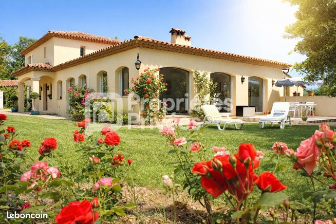 Maison 5 pièces 324 m²