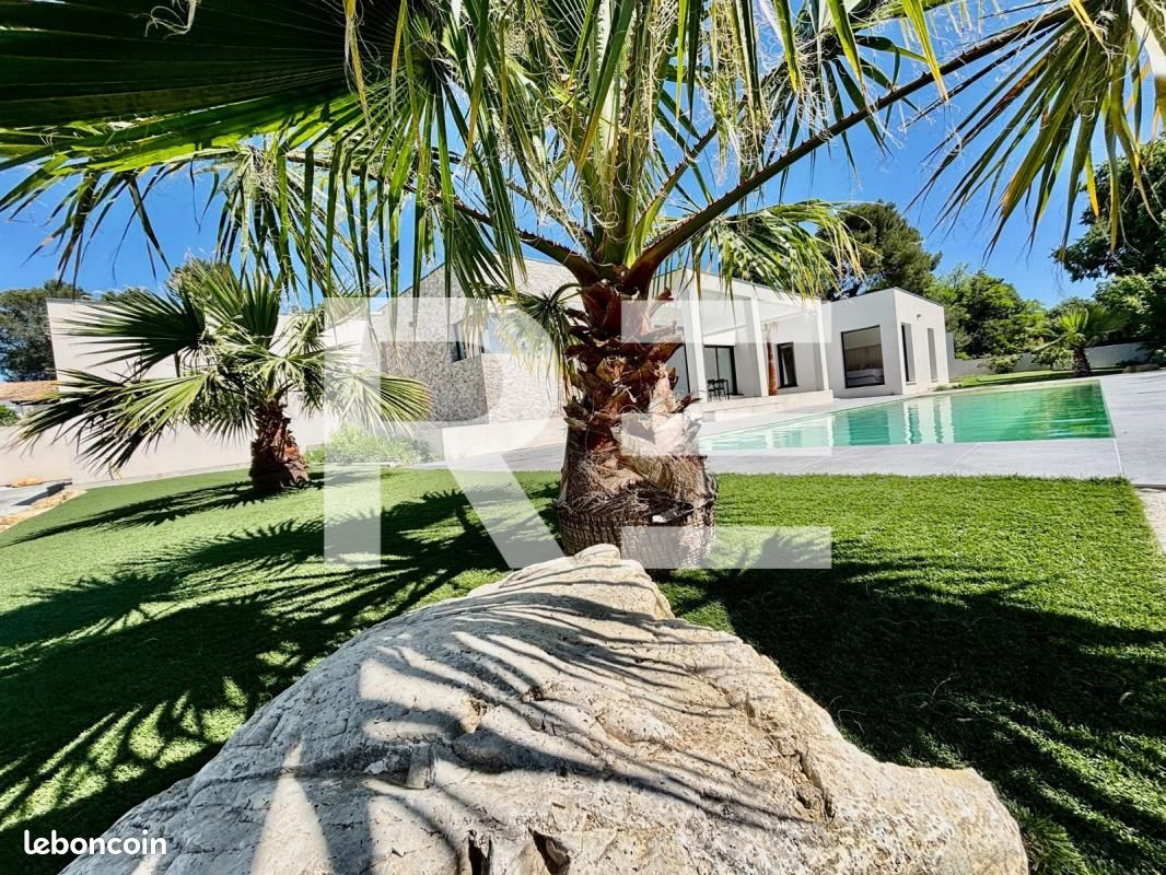 Maison 8 pièces 230 m² · à Nîmes · 230 m² · 849 900 €