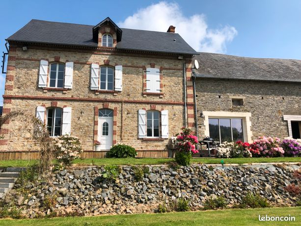 Ancien corps de ferme et ses étangs