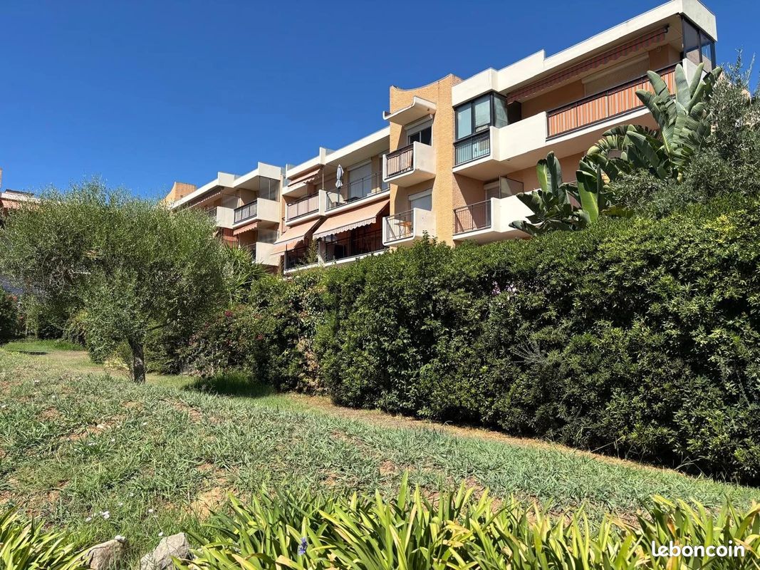 Appartement 5 pièces 94 m² · à Antibes · 94 m² · 450 000 €