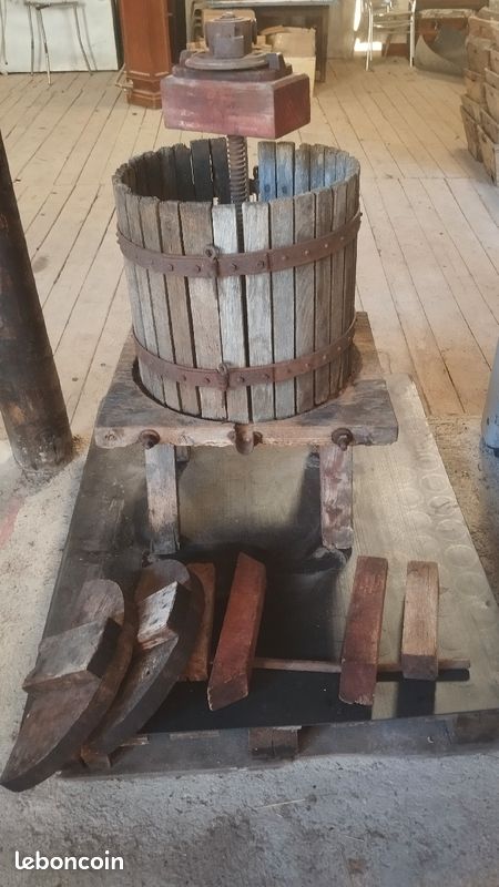 Pressoir a fruit ancien (image 1)