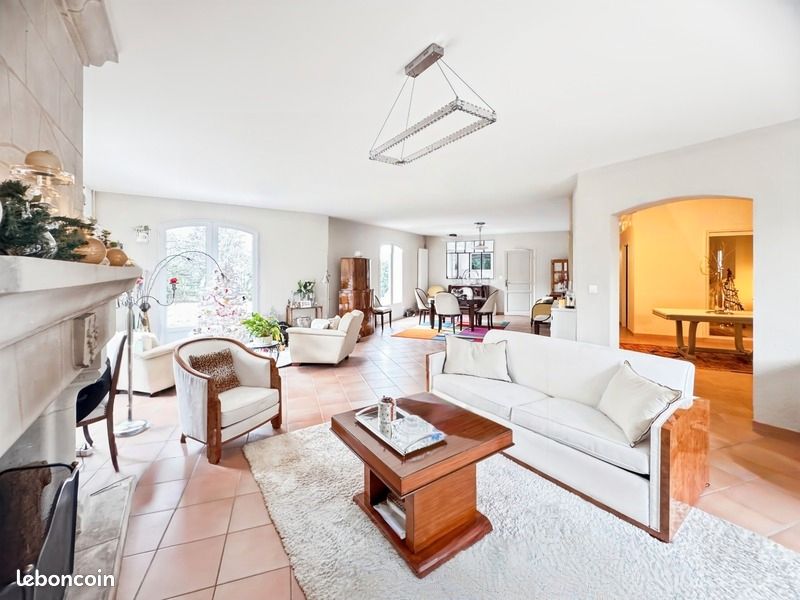Maison 7 pièces 250 m² · à Mûrs-Erigné · 250 m² · 798 000 €