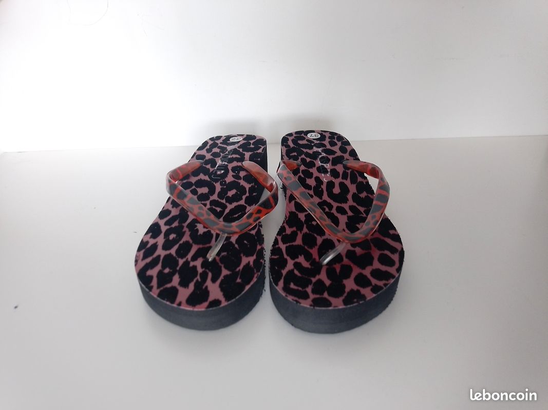 Tong femme compensée couleur rouge et noir motif peau de leopard Taille 37 (image 4)
