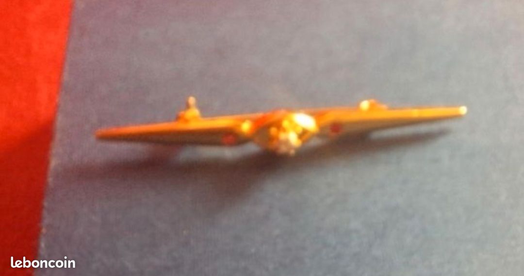 Broche fine dorée 5.5cm (image 4)