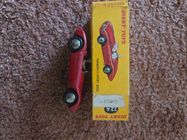 Dinky toys france originale 22A Maserati sport 2000 rouge avec sa
