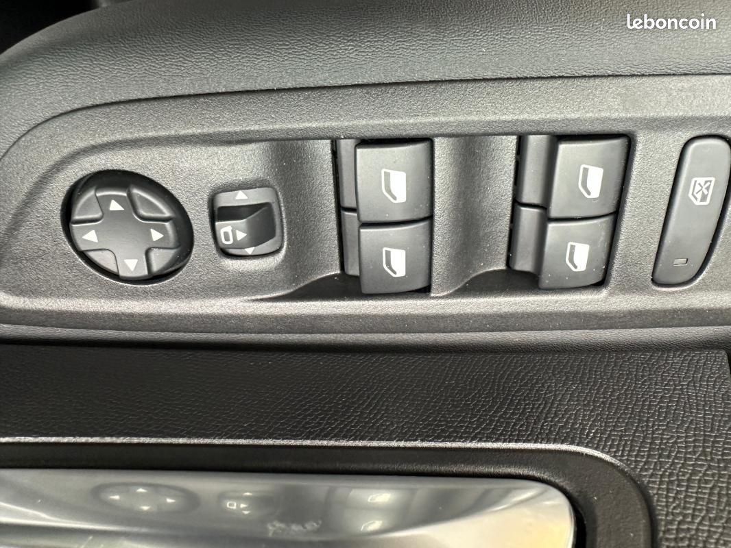 Citroën c4 x Hybride 136 e-DCS6 Max (image 9)