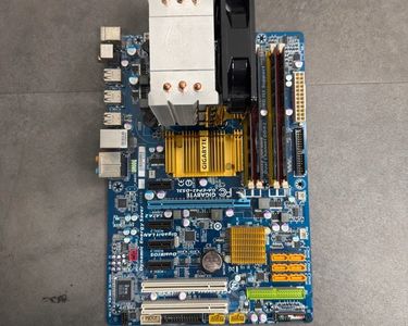 CARTE MÈRE INTEL BLKDQ45CB Intel Q45 socket-LGA775 DDR2 A V L Micro ATX