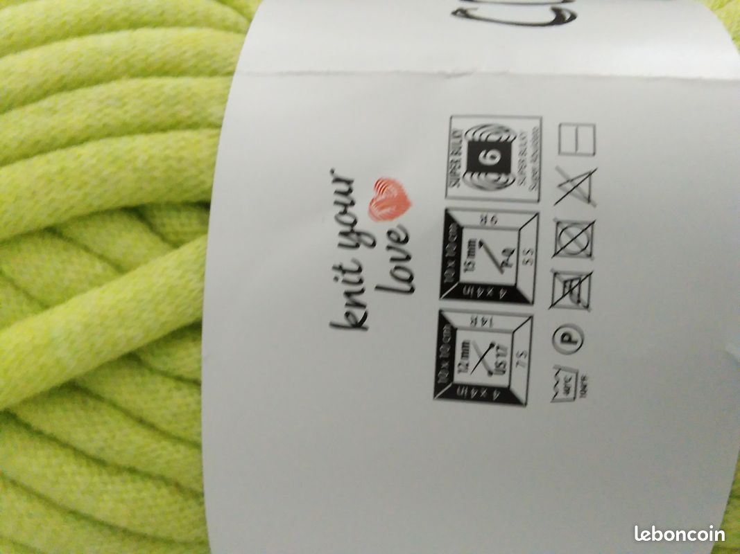 Lot 6 pelotes Yarn (image 5)