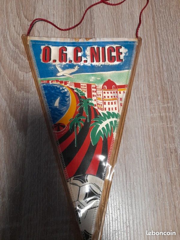 Petit Fanion OGC Nice - Drapeau De Supporteur