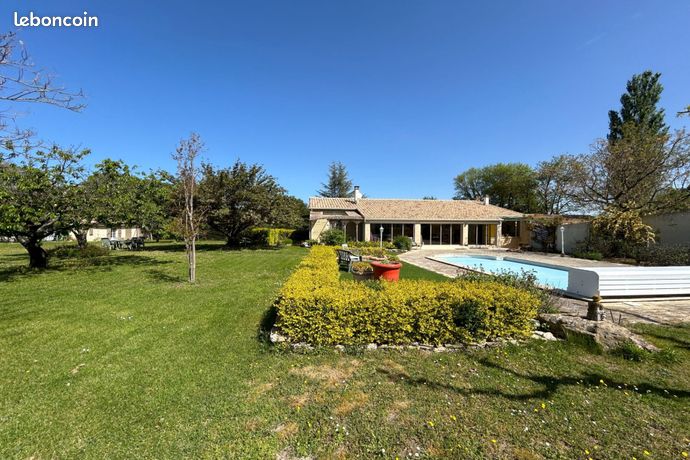 Propriété 6 pièces 175 m²