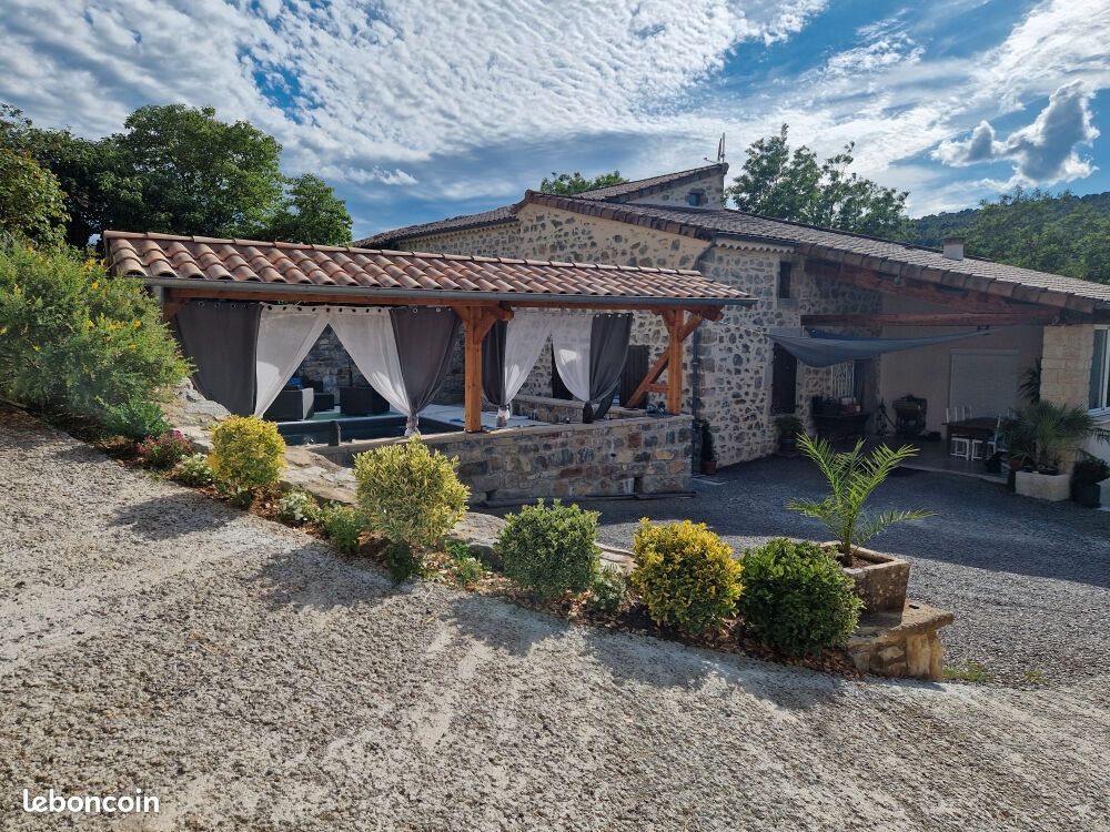 Maison 7 pièces 134 m² · à Saint-Paul-le-Jeune · 134 m² · 420 000 €