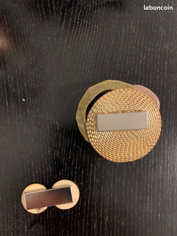 Broche aimantée (image 2)