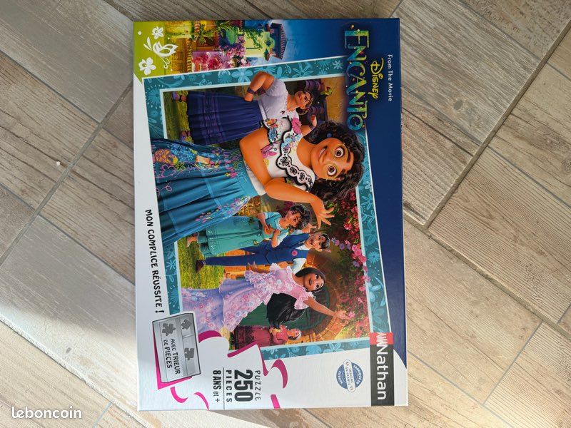 Puzzle Disney encanto neuf jamais déballé (image 1)