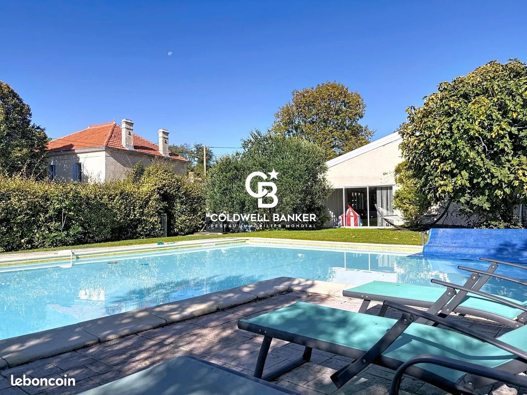 Maison 7 pièces 170 m² · à Mirambeau · 170 m² · 449 000 €