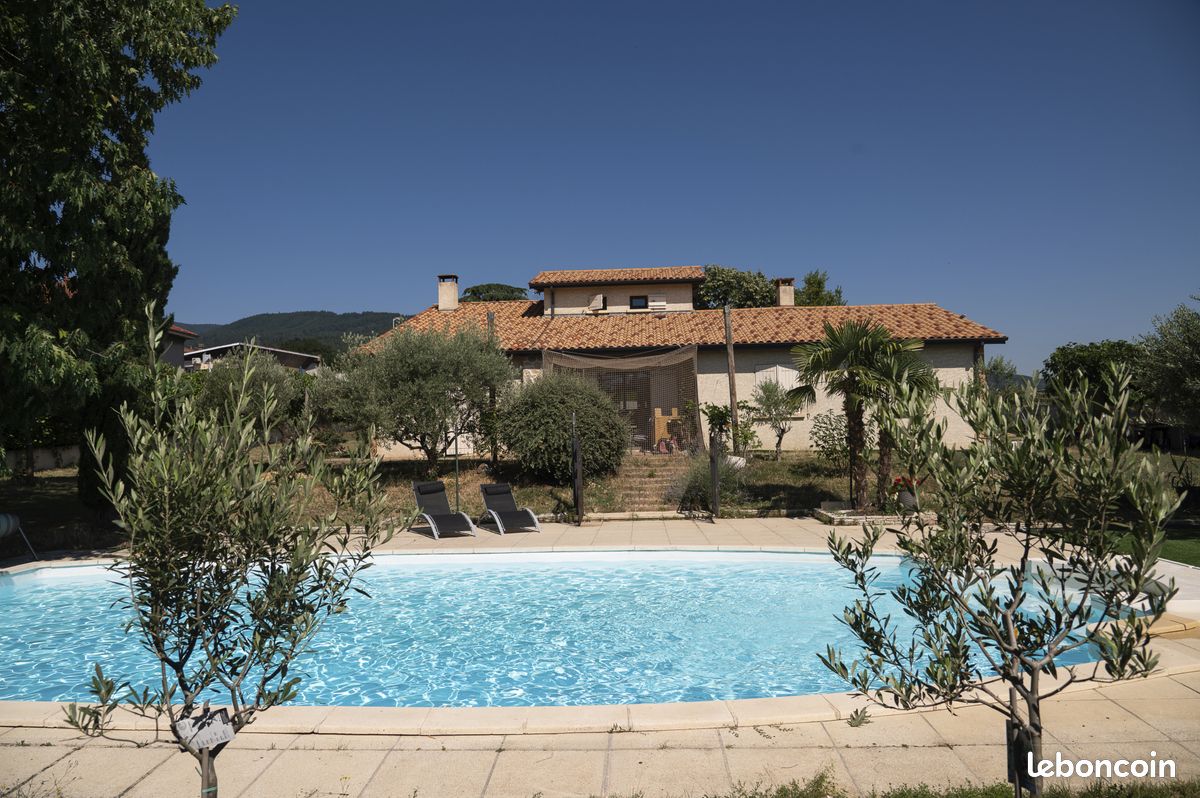 Maison 8 pièces 164 m² · à Maclas · 164 m² · 550 000 €
