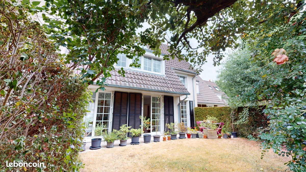 Maison 6 pièces 149 m² · à Breuillet · 149 m² · 325 000 €