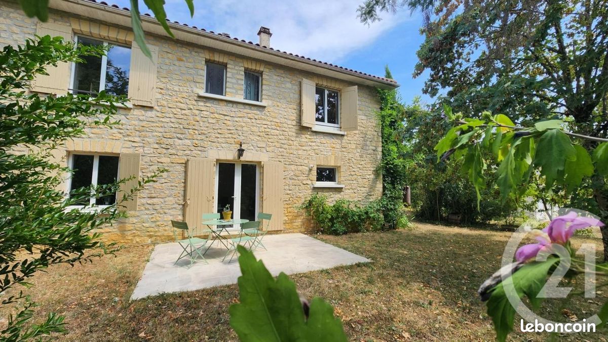 Maison 7 pièces 157 m² · à Sarlat-la-Canéda · 157 m² · 343 000 €