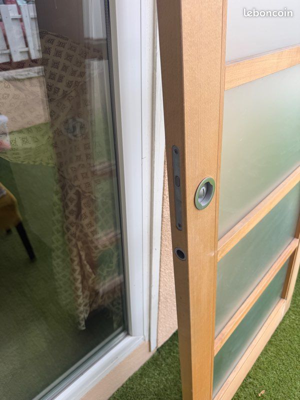 Vends porte en bois et verre coulissante (image 3)