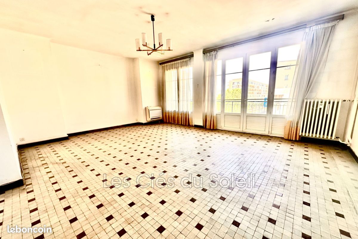 Appartement 3 pièces 69 m² · à Toulon · 69 m² · 147 000 €