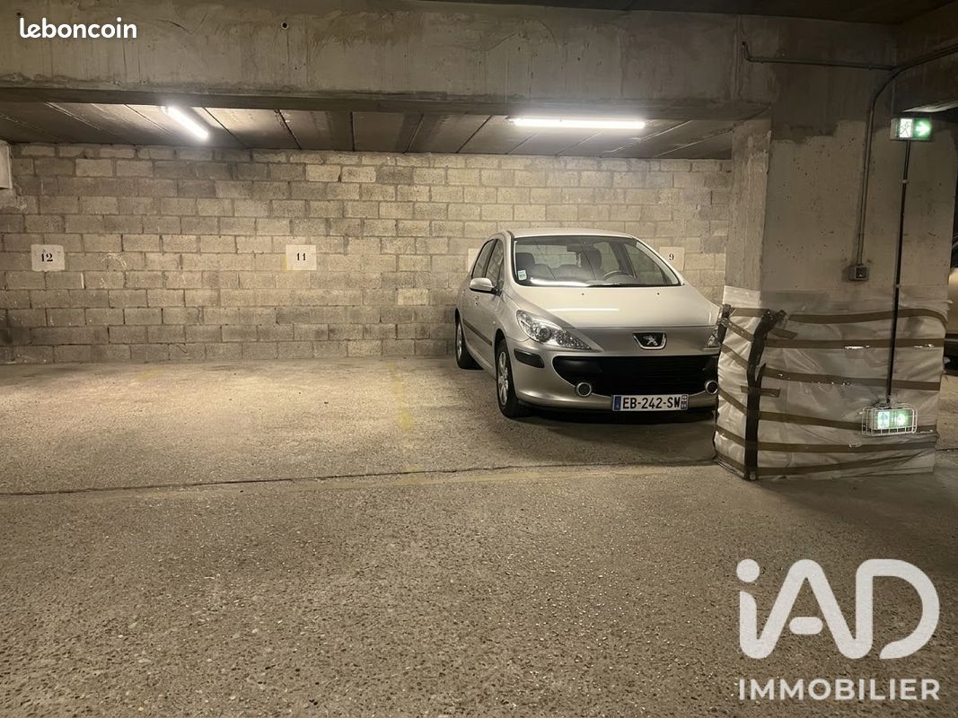 Parking 12 m² · à Paris · 12 m² · 30 000 €