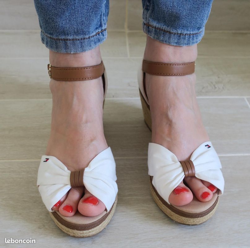 Sandales NEUVES compensées espadrilles écru cuir fauve Tommy Hilfiger (image 1)