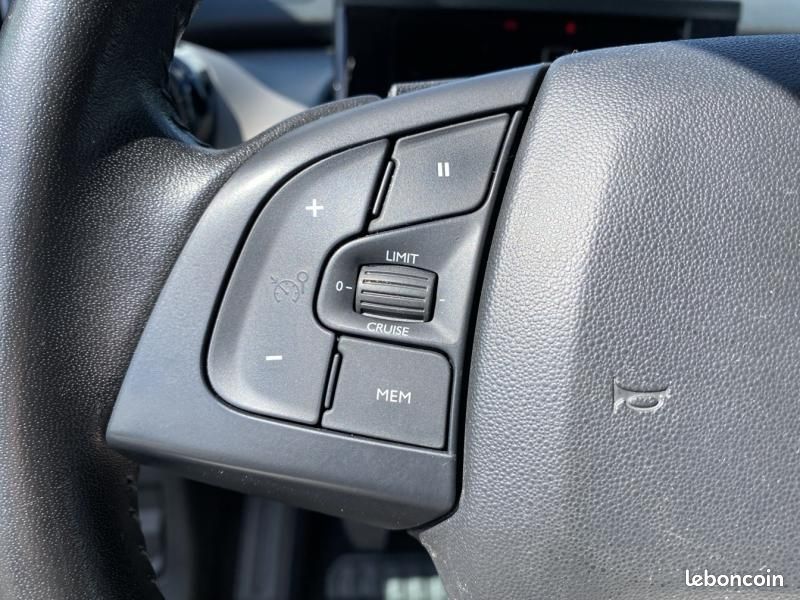 Citroen C4 Cactus PureTech 110ch S&S Shine E6.d (image 11)