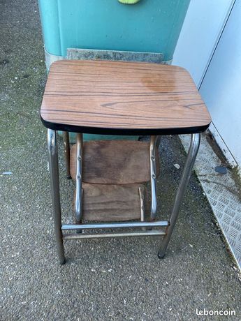 Escabeau Pliable 2 Niveaux Vintage Années 50-60 - Bois Rouge Et Blanc - Fabriqué En France