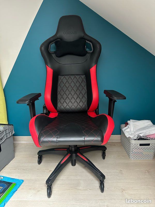 Chaise de bureau gaming t1 race Corsair noir et rouge Ameublement