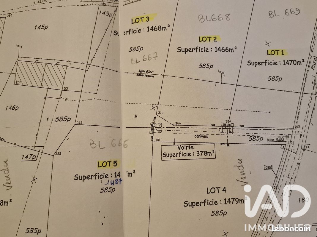 Terrain 1468 m² · à Nontron · 1 468 m² · 12 000 €
