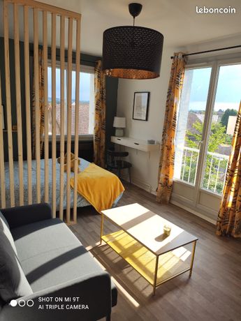 Grand studio meublé de 31m2 avec coin nuit possibilité location au mois 610 euros TTC/mois