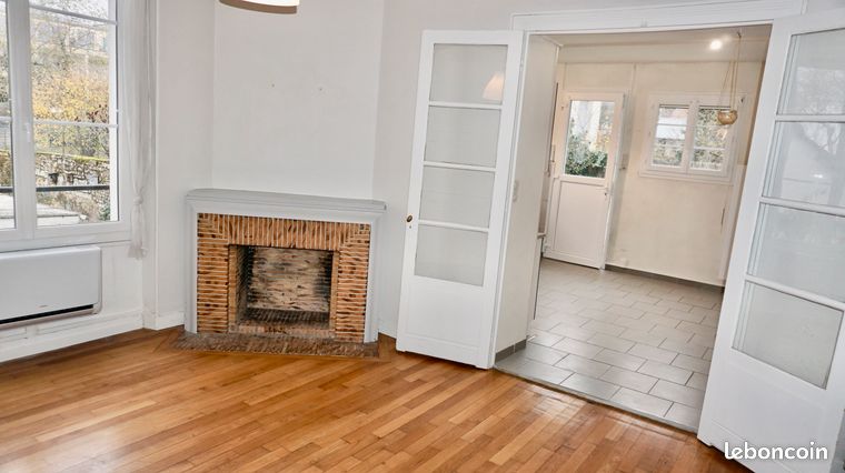 Olivet centre appartement 2 P + terrasse + parking