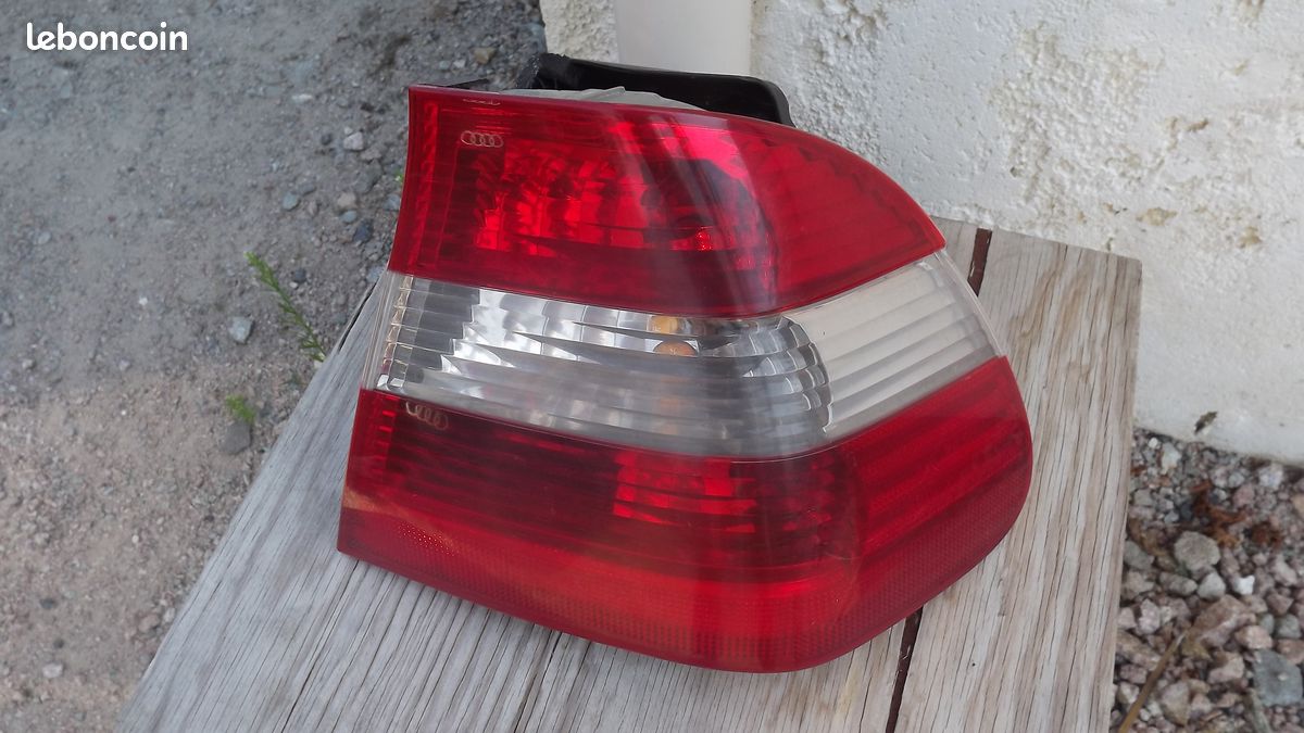 Feu arrière Droit BMW série 3 E46 (Stella) (image 1)