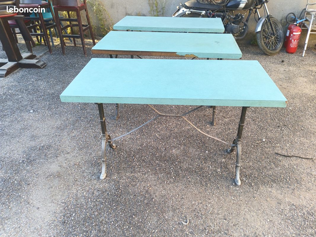 Anciennes Tables de bistrot pieds fonte et plateau formica (image 1)