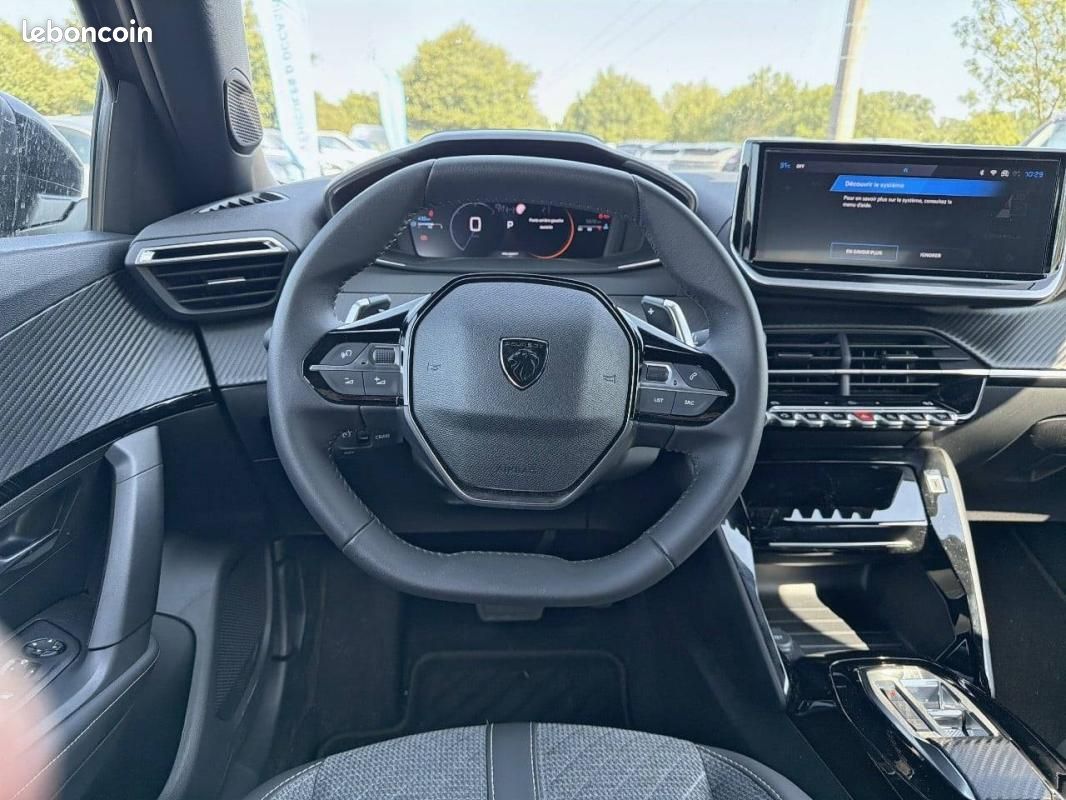 Peugeot 2008 Hybrid 145 e-DCS6 - Allure (image 9)