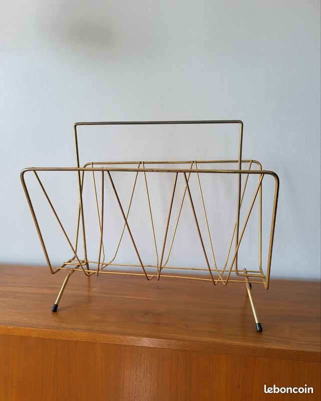 Porte-revue en métal doré, années 60-70