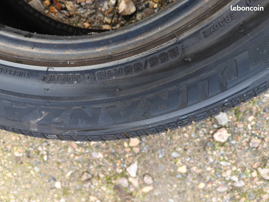 Pneu Bridgestone 255/55/18 (image 2)