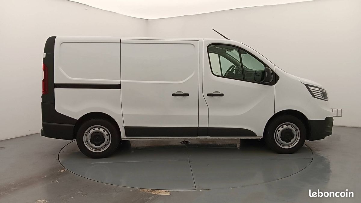 Renault trafic fgn l1h1 3000 kg blue dci 130 (image 5)