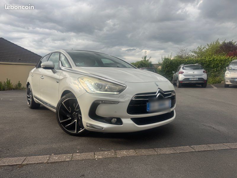 Citroën ds5 hybride sport chic 200cv 4x4 (image 2)