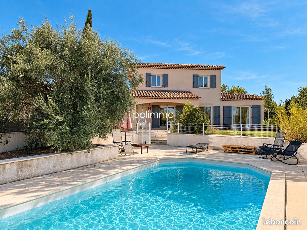 Maison 5 pièces 175 m² · à Eyguières · 175 m² · 599 000 €