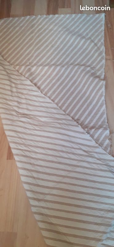 Chute de tissu (image 2)