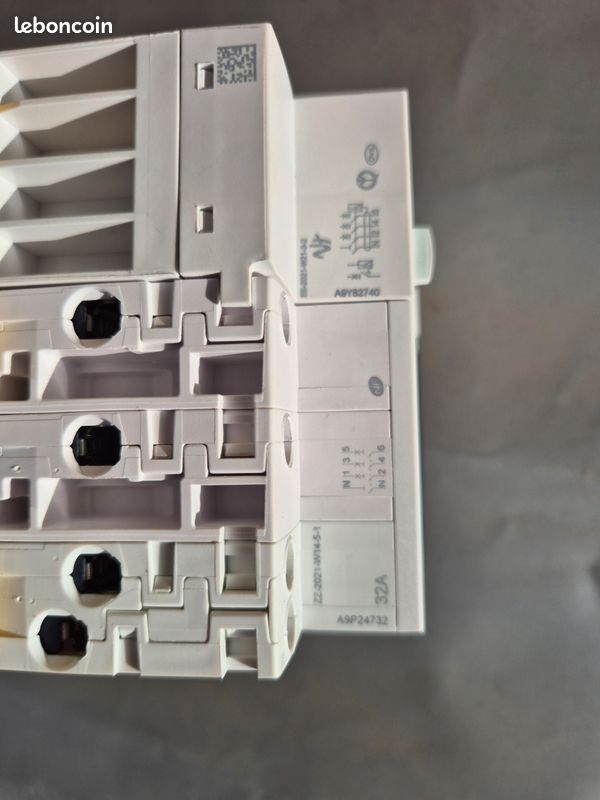 Disjoncteur tetra schneider 32A 30mA (image 2)