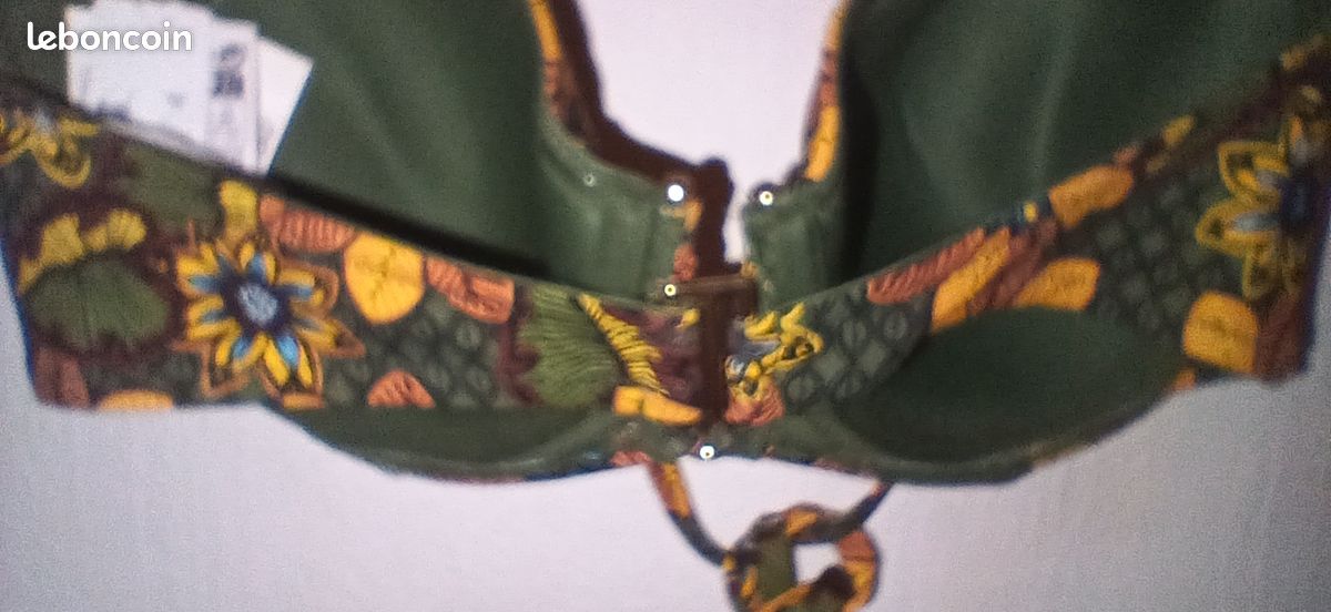 Haut de maillot neuf avec etiquette 90C (image 4)