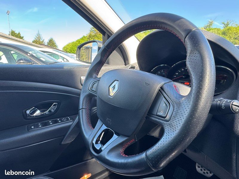 Renault megane 3 ph3 1.5 dci 110ch boite auto gt line excellent état clim (image 7)