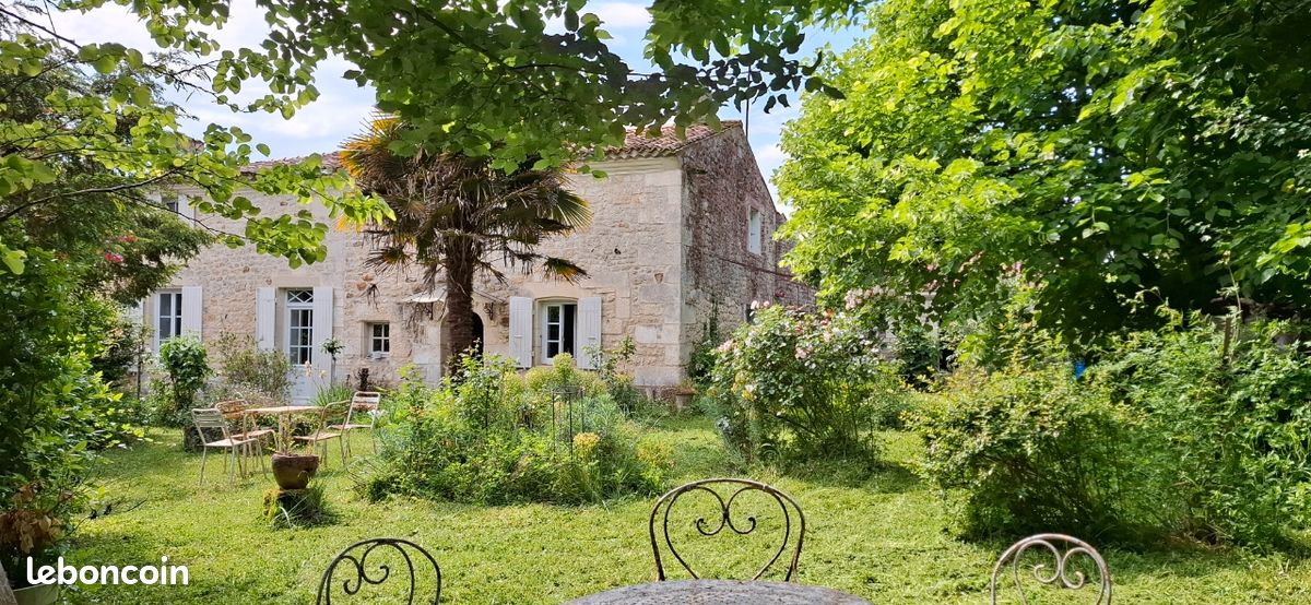Maison 7 pièces 210 m² · à Nieul-lès-Saintes · 210 m² · 175 000 €