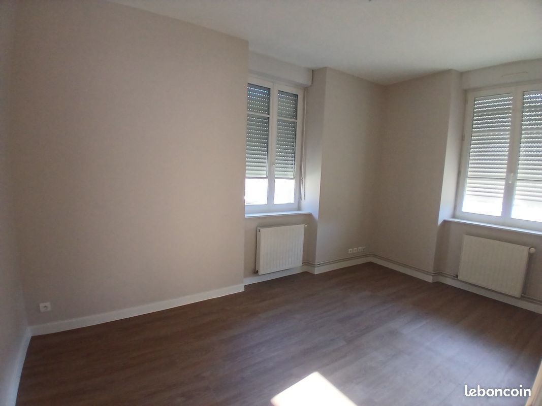 Appartement 2 pièces 41 m² · à Saint-Pierre-la-Bourlhonne · 40,5 m² · 253 €