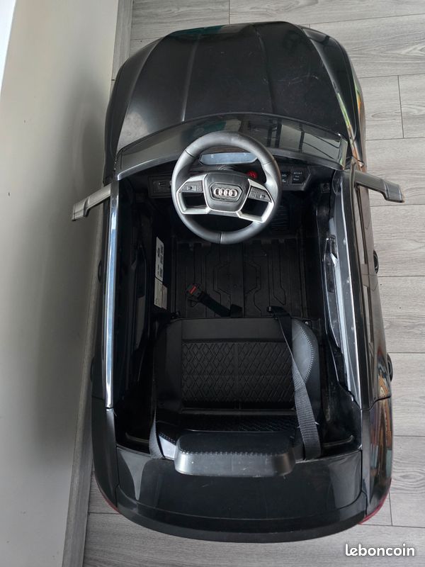 Voiture électrique enfant Audi (image 2)