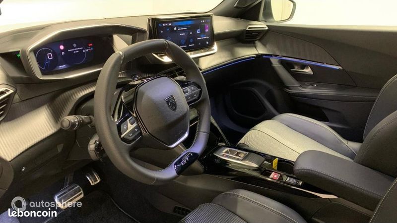 Peugeot 2008 1.2 Hybrid 145ch GT e-DCS6 (image 11)