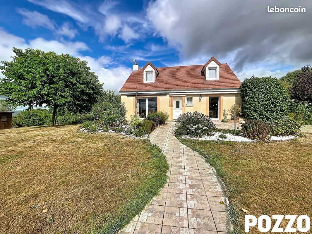 Maison 5 pièces 110 m² · à Saint-Georges-Montcocq · 110 m² · 245 500 €